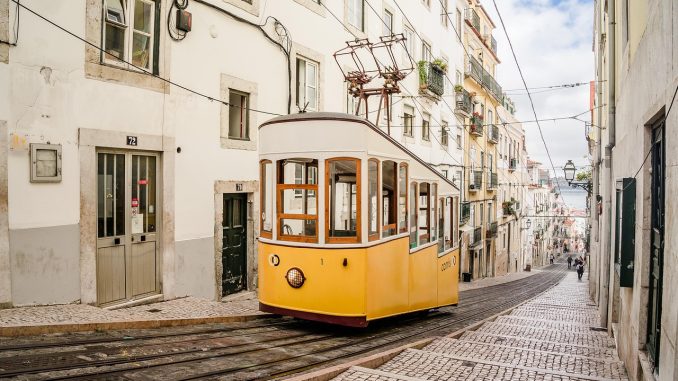 lisbon-8268841_1280